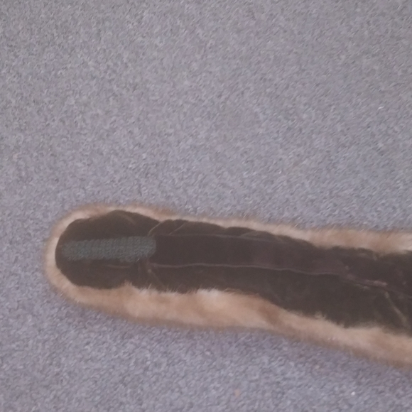 NIB Mink Fur Hat & 2 Fur Scarves - Picture 13 of 16